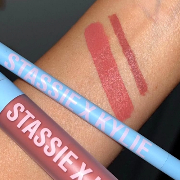 "Stassie" Matte Lip Kit - Picture 7 of 16